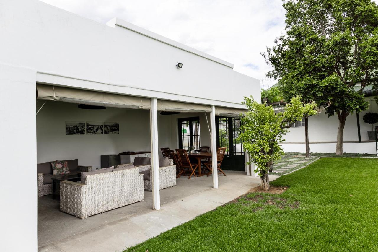 Victorian Square Guesthouse Graaff Reinet Exterior photo