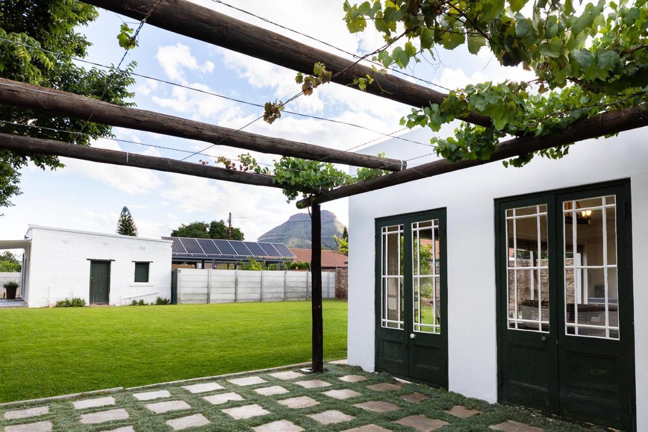 Victorian Square Guesthouse Graaff Reinet Exterior photo