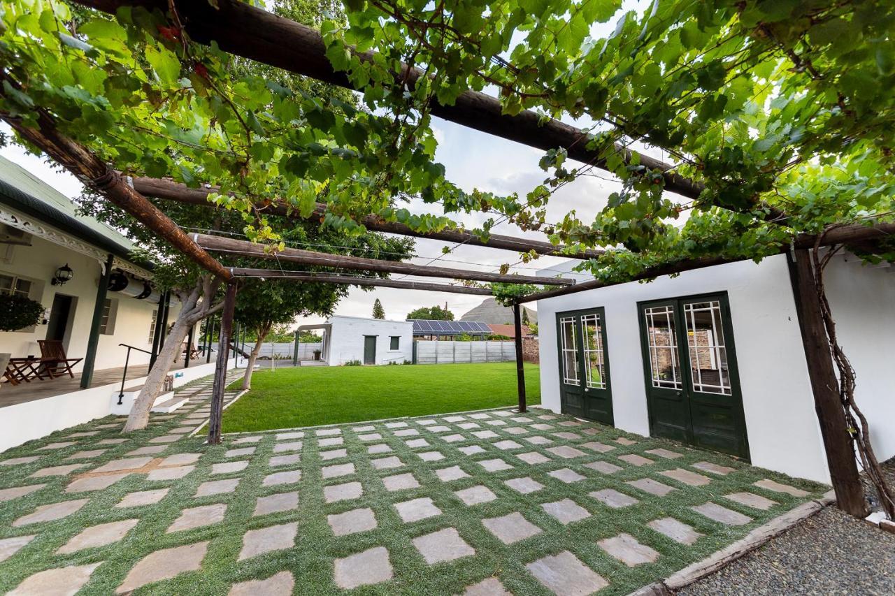 Victorian Square Guesthouse Graaff Reinet Exterior photo