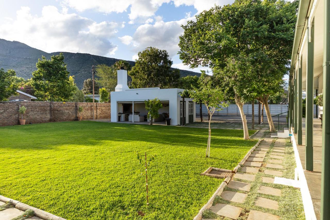 Victorian Square Guesthouse Graaff Reinet Exterior photo
