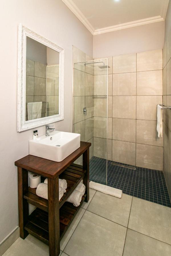 Victorian Square Guesthouse Graaff Reinet Exterior photo