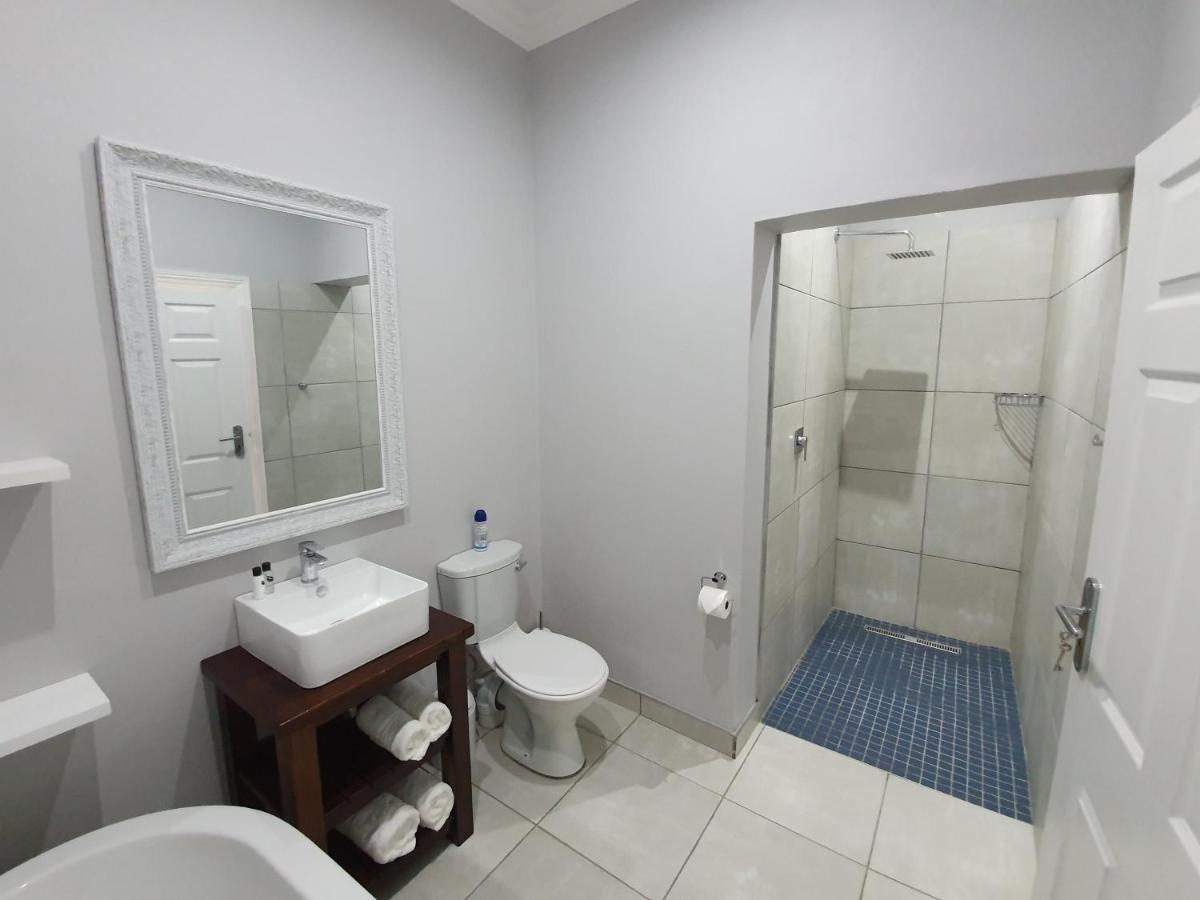 Victorian Square Guesthouse Graaff Reinet Exterior photo