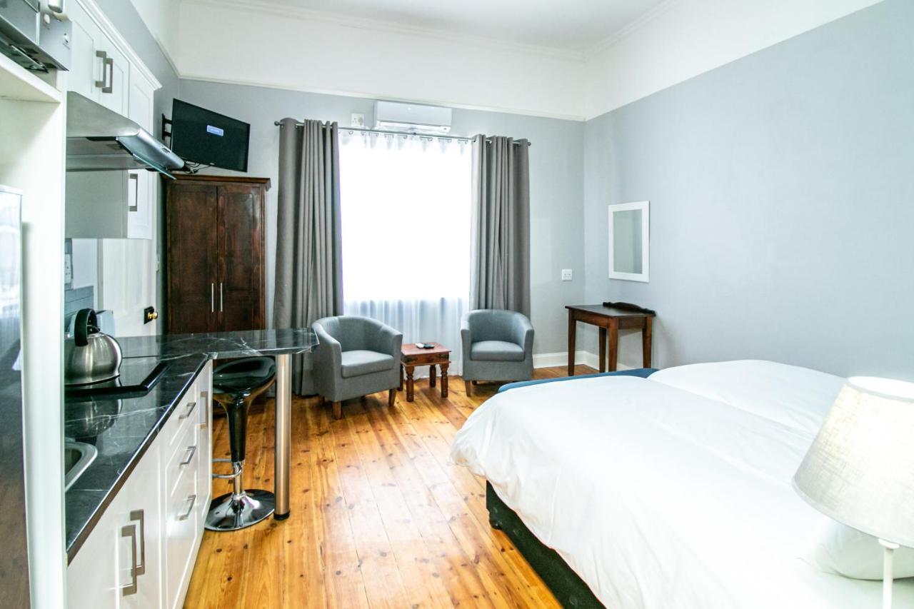 Victorian Square Guesthouse Graaff Reinet Exterior photo