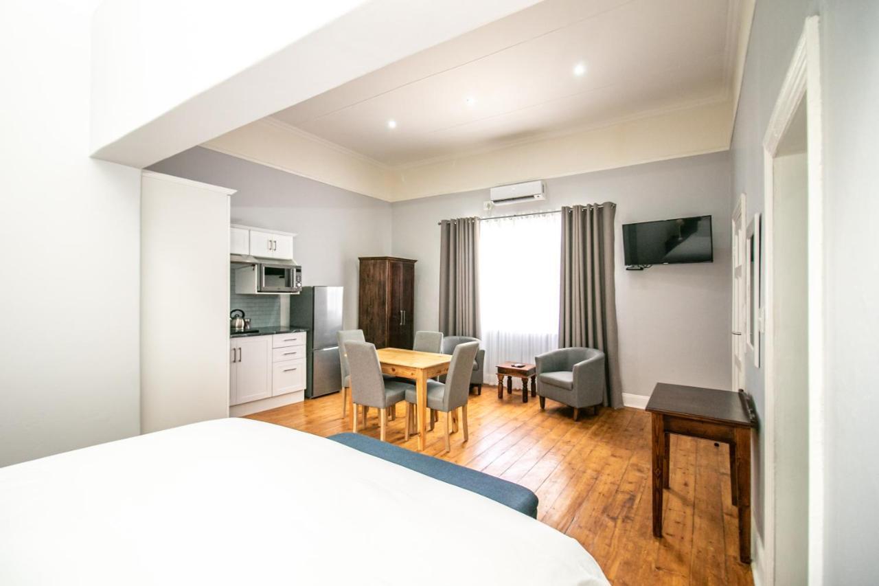 Victorian Square Guesthouse Graaff Reinet Exterior photo