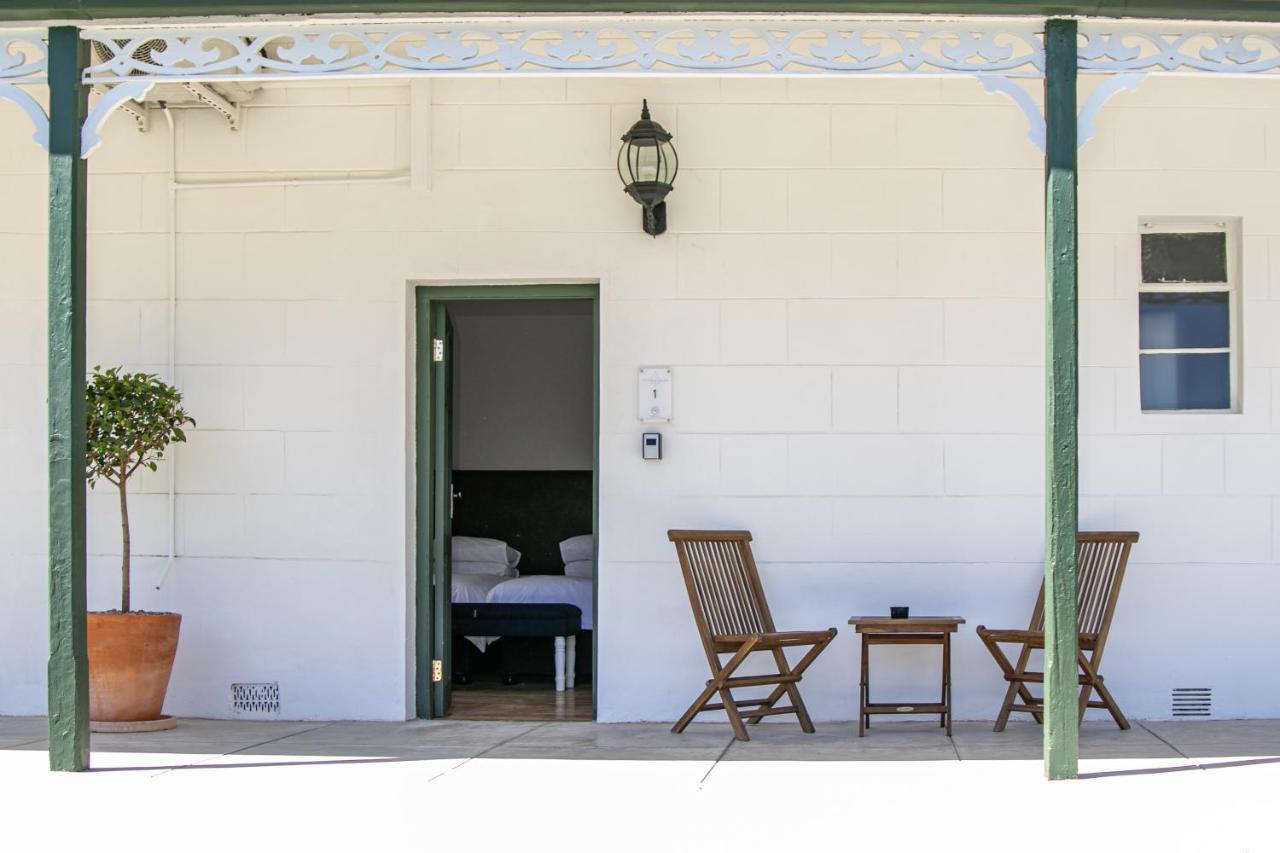 Victorian Square Guesthouse Graaff Reinet Exterior photo